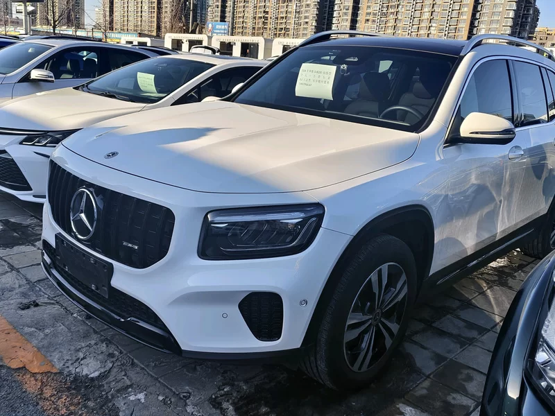 Mercedes-Benz GLB Class 2024 汽车图片 