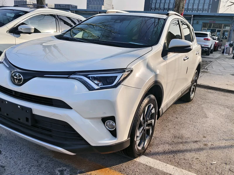 Toyota RAV4 2023 car image 