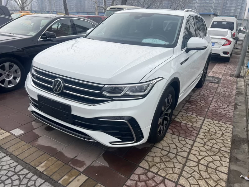 Volkswagen Tiguan L 2023 imagen de coche 
