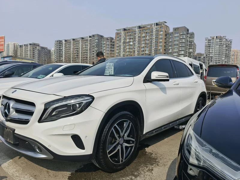 Mercedes-Benz GLA Class 2016 汽车图片 