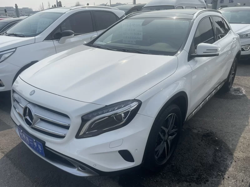 Mercedes-Benz GLA Class 2017 汽车图片 