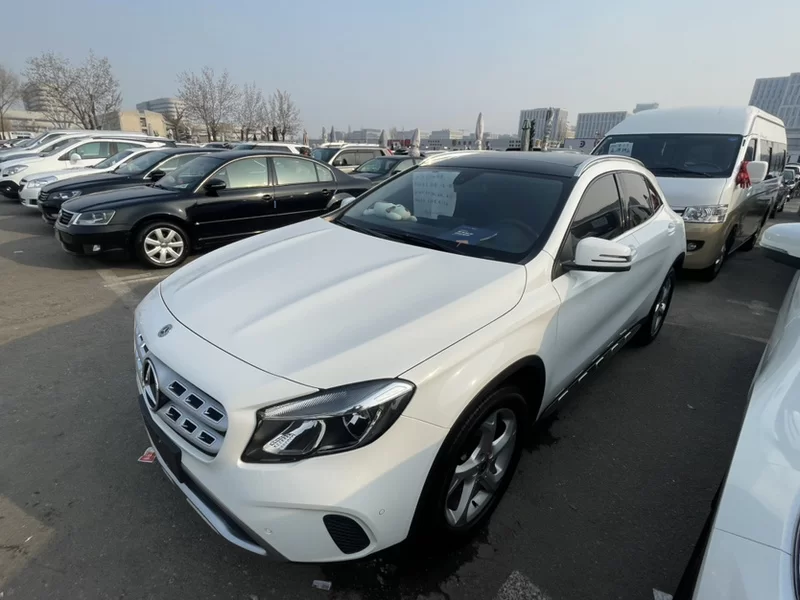 Mercedes-Benz GLA Class 2018 汽车图片 
