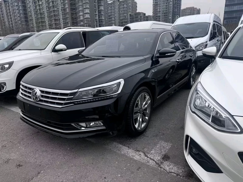 Volkswagen Passat 2011 car image 