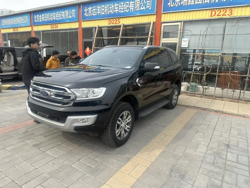 Ford Everest 2019 صورة سيارة 