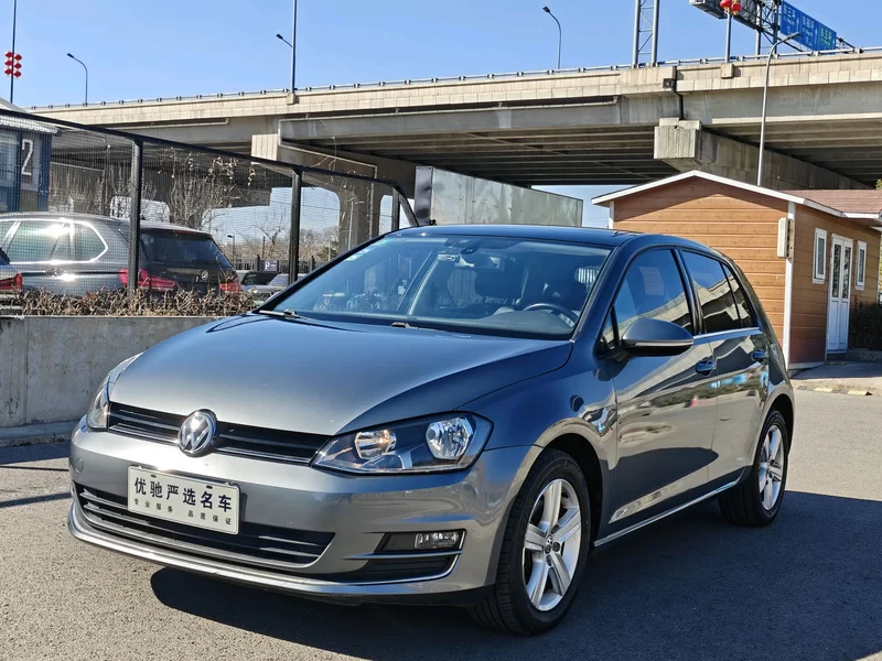 Volkswagen Golf 2014 Volkswagen Golf 2014 car image