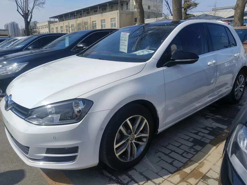 Volkswagen Golf 2017 Volkswagen Golf 2017 car image