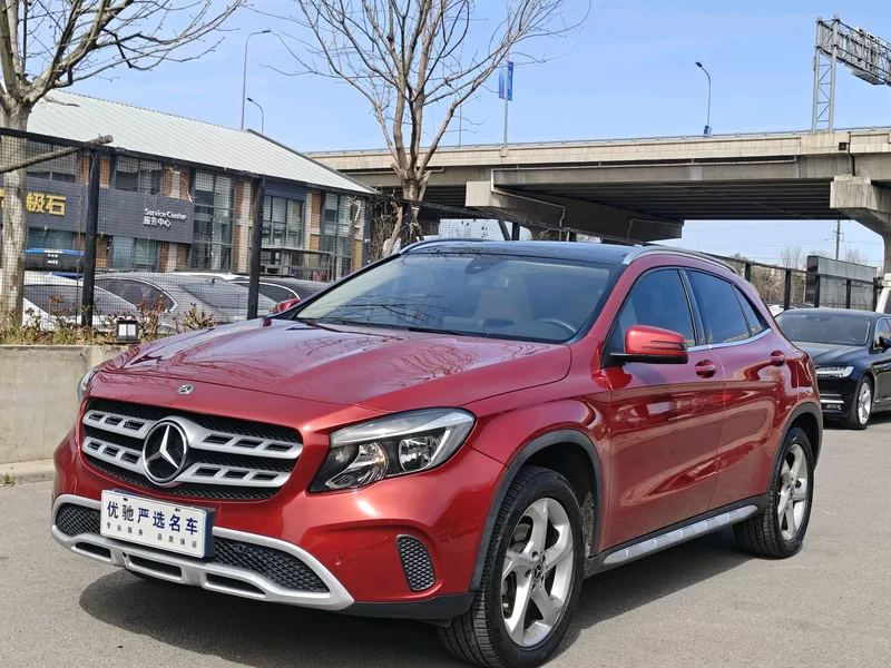 Mercedes-Benz GLA Class 2017 汽车图片 